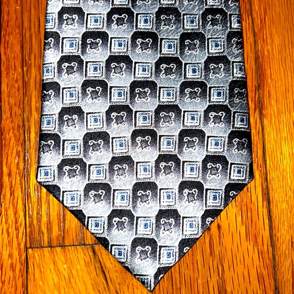 Michael Kors,Pierre Cardin and Custom Design- 3 tie bundle - Picture 3 of 7